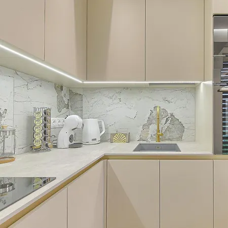 Premium X Free Parking X 24x7 *