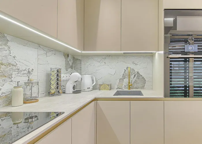 Premium X Free Parking X 24x7 *